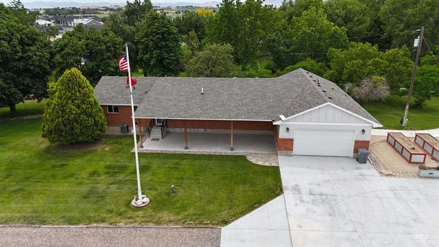 5405 S Henry Ln, Nampa, ID 83686