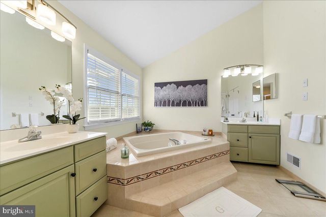 17 THOMAS SPEAKMAN DR, Glen Mills, PA 19342