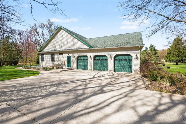 1290 W Echo Drive, White Cloud, MI 49349
