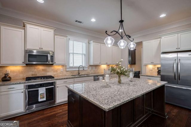 3790 Greenleffe Drive, Statham, GA 30666