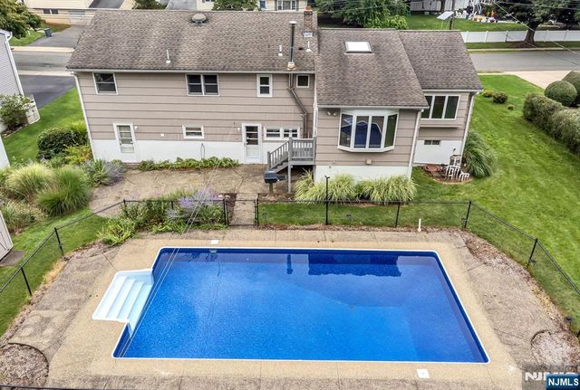 48 Andover Drive, Wayne, NJ 07470