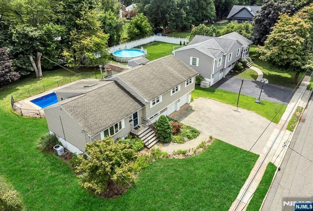 48 Andover Drive, Wayne, NJ 07470