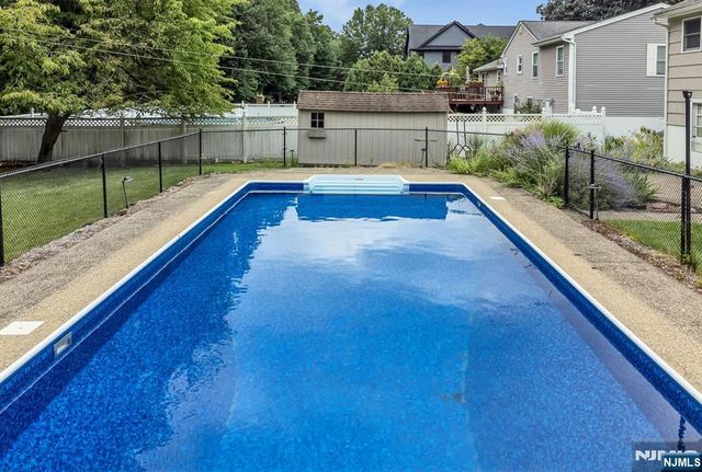 48 Andover Drive, Wayne, NJ 07470
