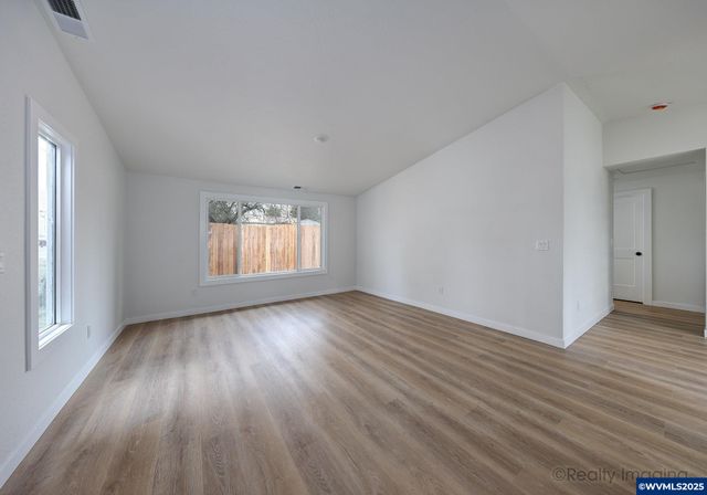 339 NE Yamhill St, Willamina, OR 97396