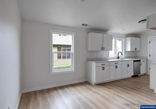 339 NE Yamhill St, Willamina, OR 97396