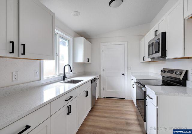 339 NE Yamhill St, Willamina, OR 97396