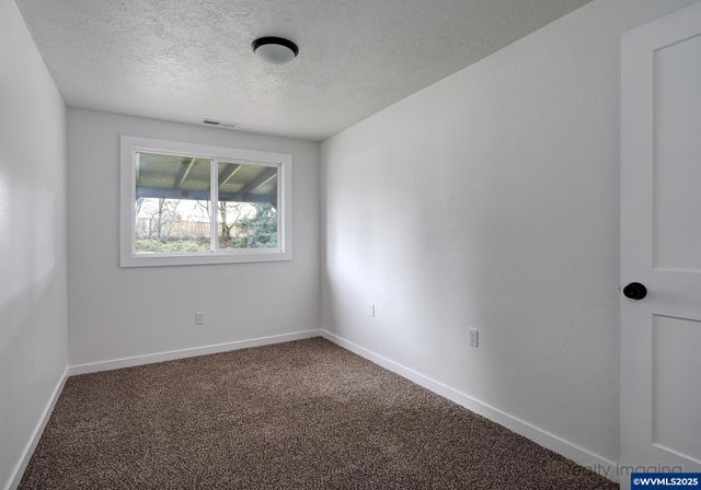 339 NE Yamhill St, Willamina, OR 97396