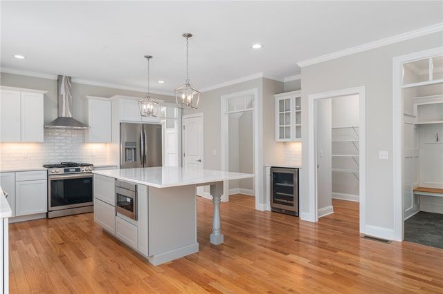 61 Cardinal Road, Cranston, RI 02921
