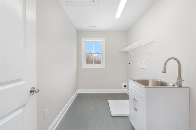 61 Cardinal Road, Cranston, RI 02921