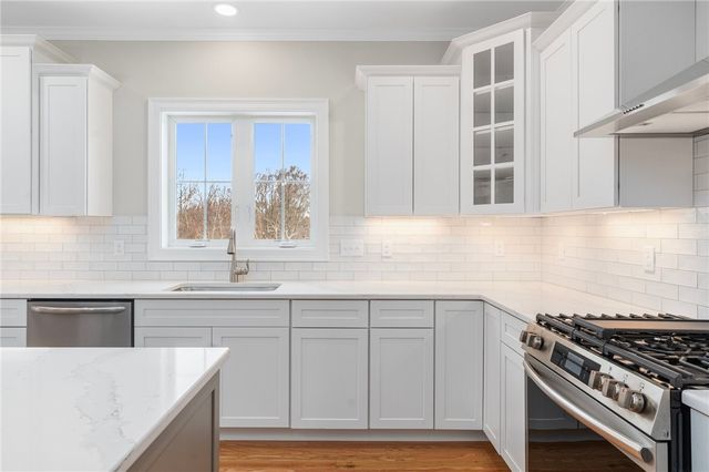 61 Cardinal Road, Cranston, RI 02921