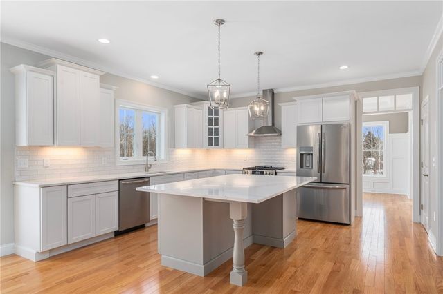 61 Cardinal Road, Cranston, RI 02921
