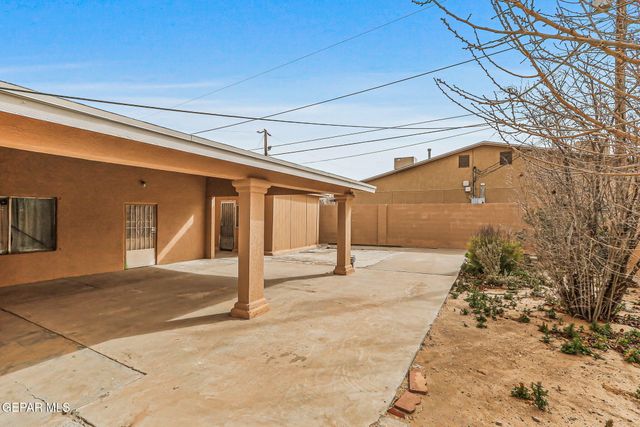 325 FIRST Street, Sunland Park, NM 88063