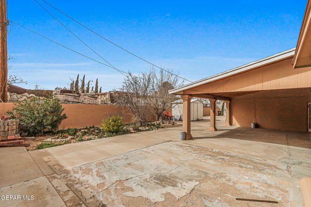 325 FIRST Street, Sunland Park, NM 88063