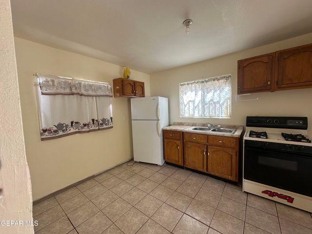 325 FIRST Street, Sunland Park, NM 88063