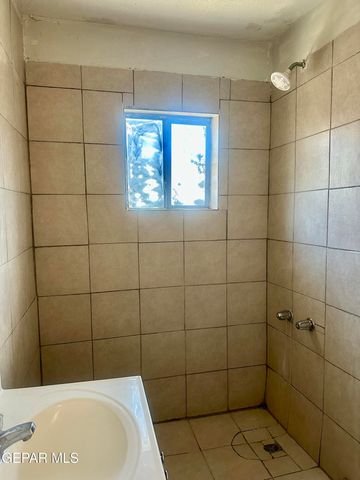 325 FIRST Street, Sunland Park, NM 88063