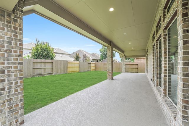 16818 Headwaters Forest Drive, Humble, TX 77346