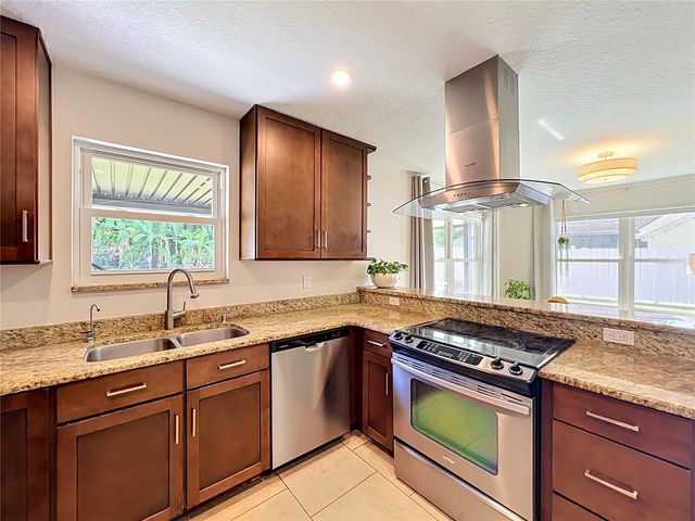 9945 TRIPLE CROWN CIRCLE, Orlando, FL 32825