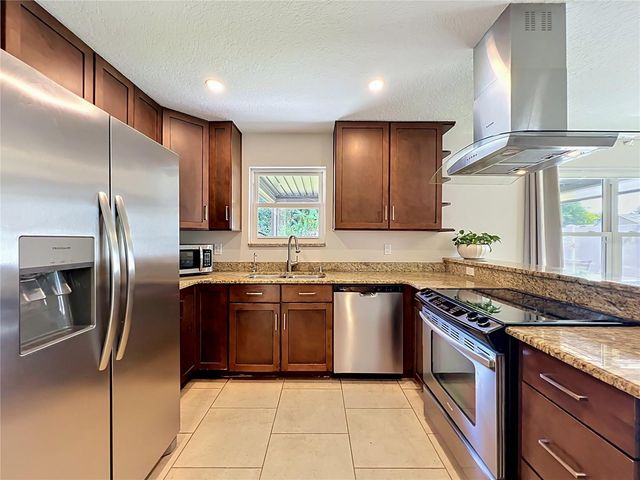 9945 TRIPLE CROWN CIRCLE, Orlando, FL 32825