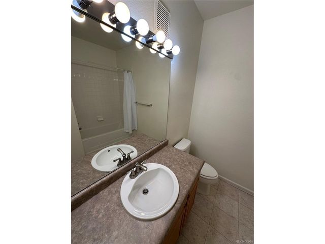 2895 W Riverwalk Cir 301, Littleton, CO 80123