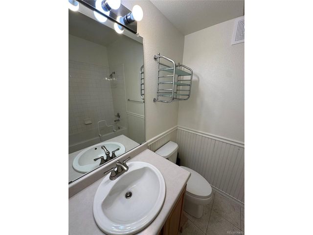 2895 W Riverwalk Cir 301, Littleton, CO 80123
