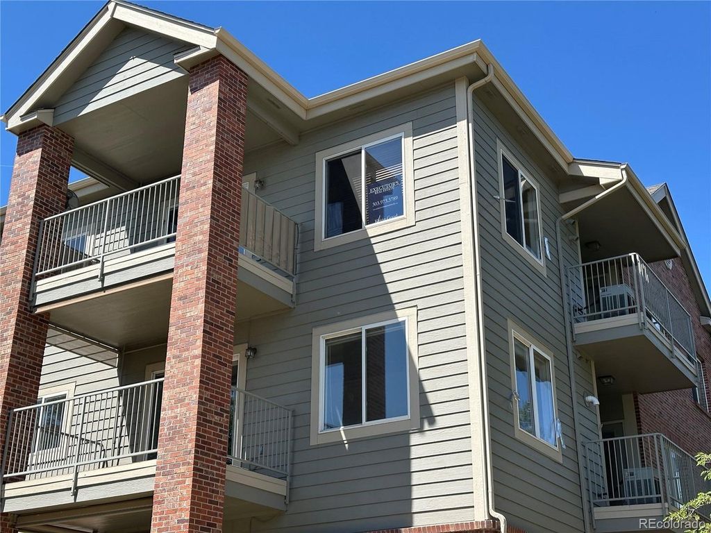 2895 W Riverwalk Cir 301, Littleton, CO 80123