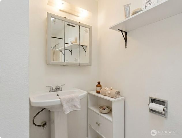 201 E 36th Street, Tacoma, WA 98404