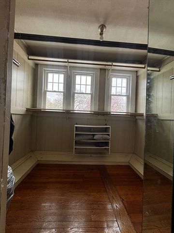127 Melha Ave, Springfield, MA 01104