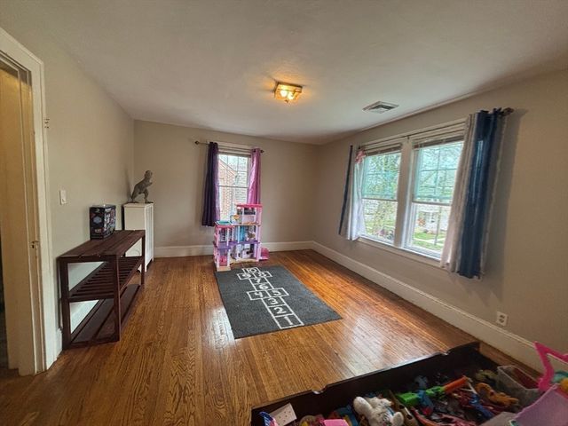 127 Melha Ave, Springfield, MA 01104