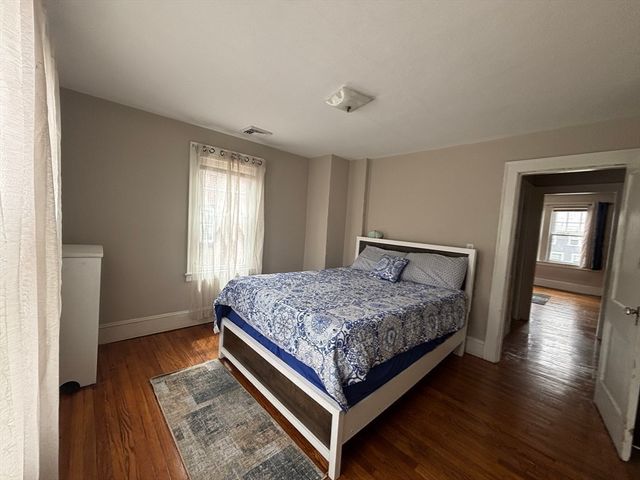 127 Melha Ave, Springfield, MA 01104