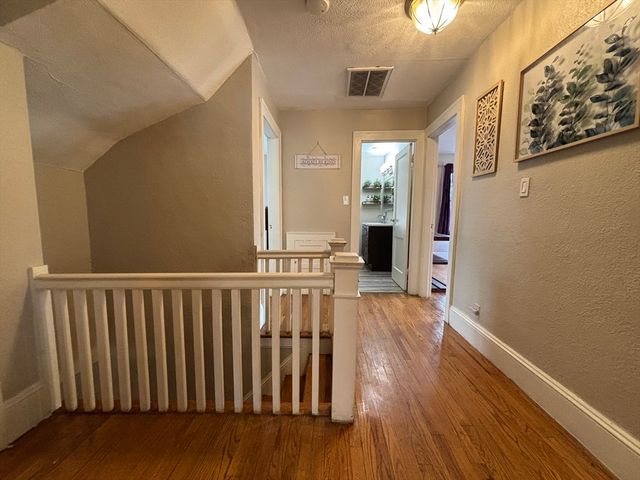 127 Melha Ave, Springfield, MA 01104