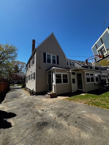 127 Melha Ave, Springfield, MA 01104