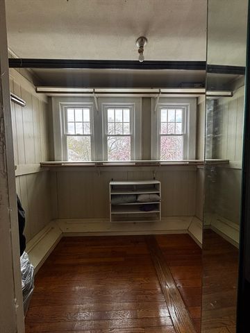 127 Melha Ave, Springfield, MA 01104