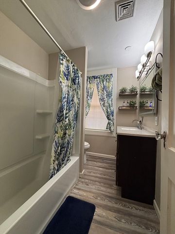 127 Melha Ave, Springfield, MA 01104
