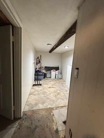 127 Melha Ave, Springfield, MA 01104