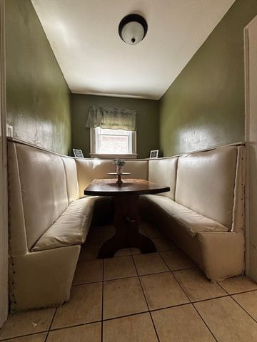 127 Melha Ave, Springfield, MA 01104