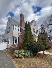 127 Melha Ave, Springfield, MA 01104