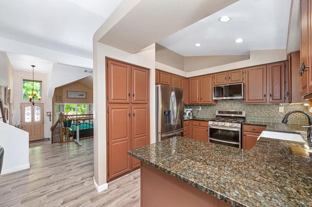 5653 Adobe Rd, Rocklin, CA 95765
