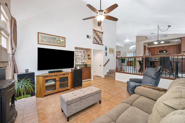 5653 Adobe Rd, Rocklin, CA 95765