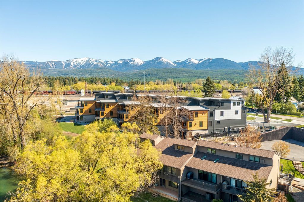 28 Miles Avenue 202, Whitefish, MT 59937 photo 10