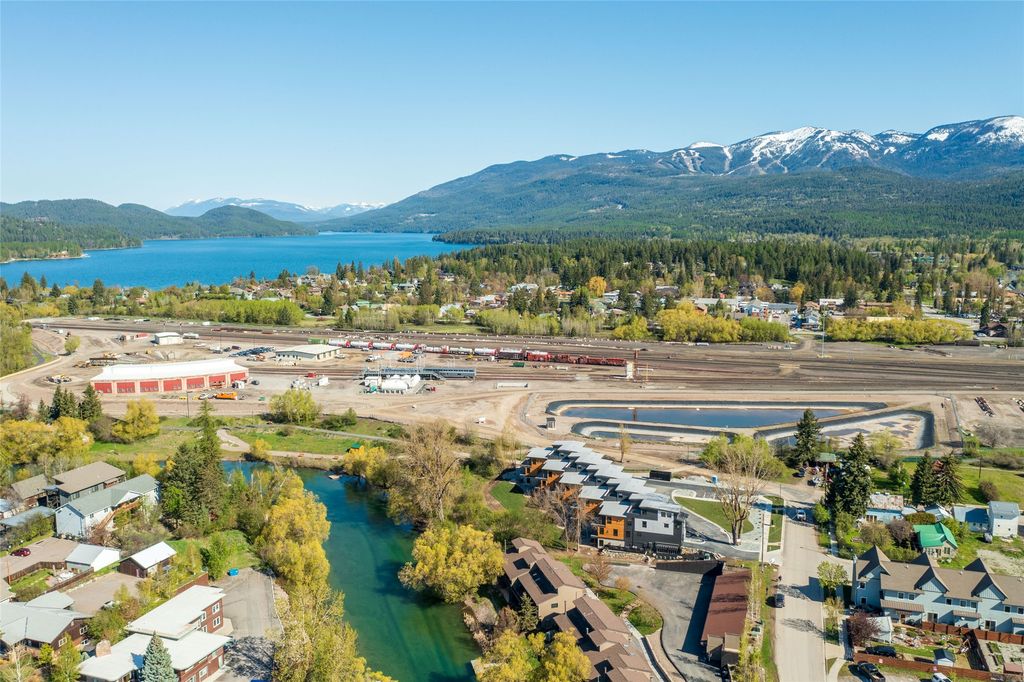 28 Miles Avenue 202, Whitefish, MT 59937 photo 4