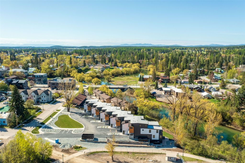 28 Miles Avenue 202, Whitefish, MT 59937 photo 8