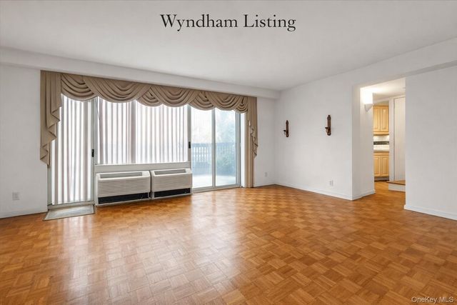 100 Hilton Avenue M3, Garden City, NY 11530