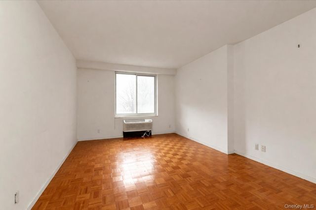 100 Hilton Avenue M3, Garden City, NY 11530