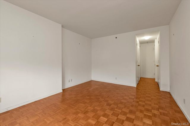 100 Hilton Avenue M3, Garden City, NY 11530