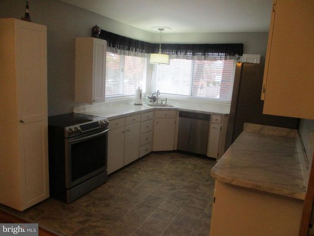 119 MOONLITE TER, Voorhees, NJ 08043