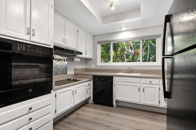 2057 Via Mariposa E B, Laguna Woods, CA 92637
