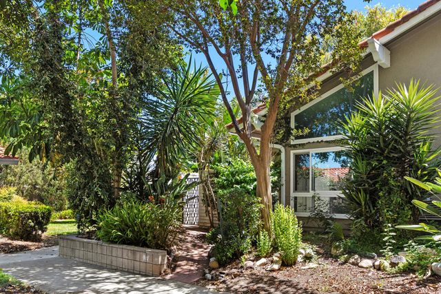 2057 Via Mariposa E B, Laguna Woods, CA 92637