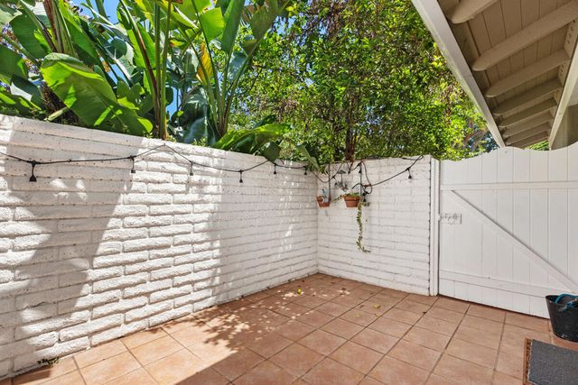 2057 Via Mariposa E B, Laguna Woods, CA 92637