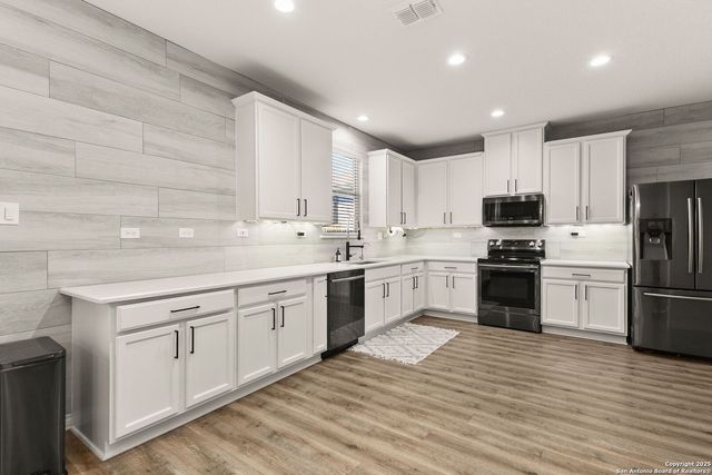 2003 Shire Meadows, New Braunfels, TX 78130