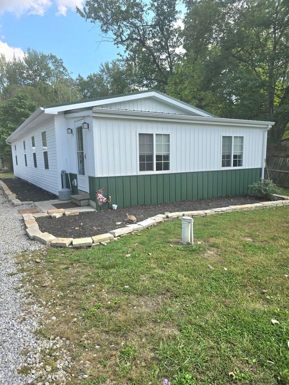 411 S Merritt Road SW, Pataskala, OH 43062